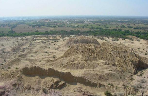 The Túcume mounds are composed of a complex of 26 pyramids. (Leoboudv / CC BY-SA 2.0)