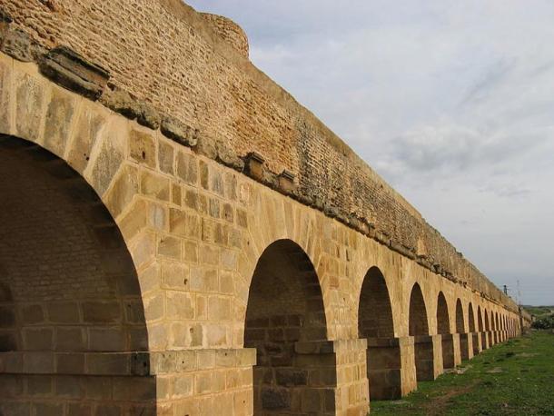 The Zaghouan aqueduct, near Tunis, Tunisia.