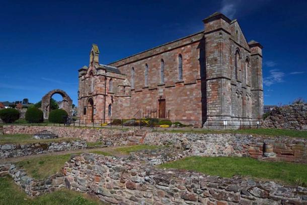 The dig of Aebbe’s monastery concentrated on ground around Coldingham Priory in the Borders. (Maiya Pina-Dacier / DIGVENTURES/AERIAL-CAM)