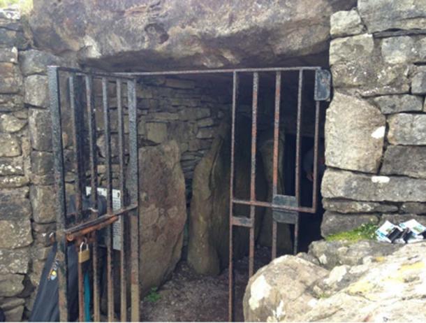 The entrance to Cairn T. © LPOBryan