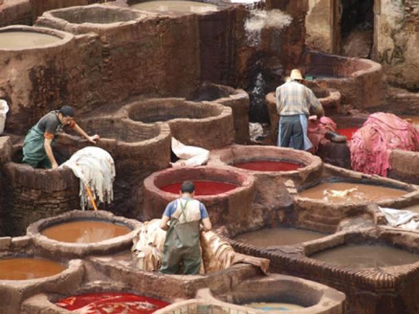 The leather tanners of Fez today still carry out their work completely by hand. (CC0)