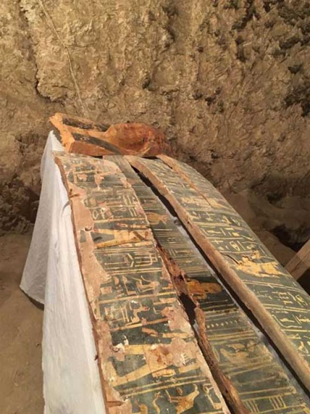 Two Ancient Tombs Containing Numerous Treasures Unearthed in Egypt and ...