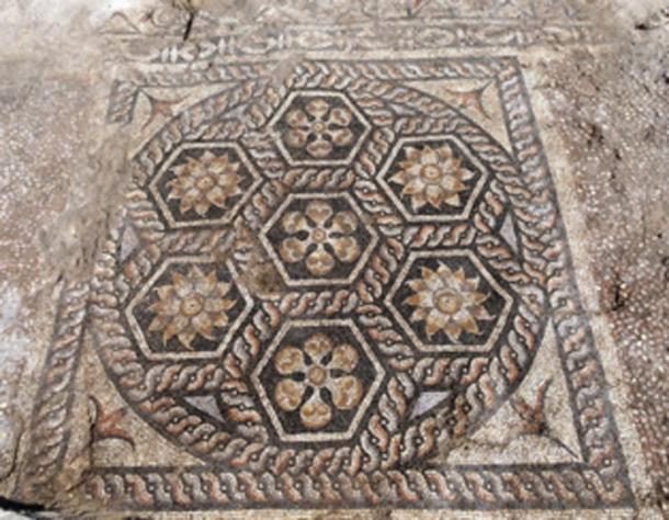 The mosaic consisted of 7 hexagonal panels. (Ministry of Antiquities / Facebook)