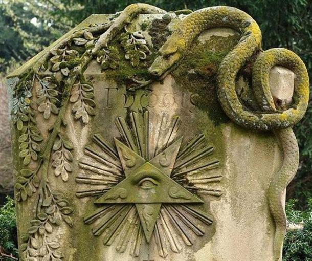 The new star later came to be depicted as an eye, here shown with a snake representing the constellation of Ophiuchus in which it appeared. 