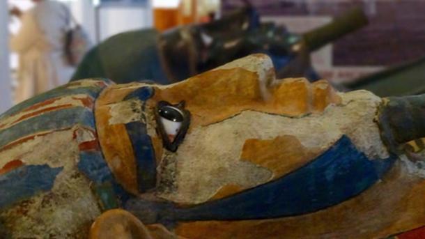 The tomb of the two brothers, Khnum-Nakht and Nekht-Ankh, was discovered by a workman called Erfai, working under the supervision of British Egyptologist Ernest Mackay in the course of official excavations directed by Sir William Flinders Petrie (1852-1942), within the British School of Archaeology. 