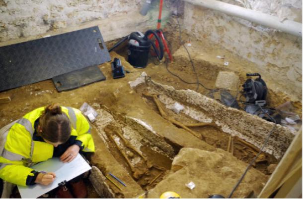 The tombs are the subject of a detailed drawing. 