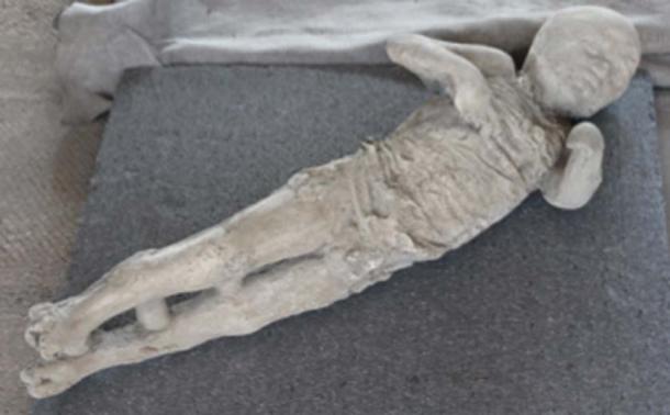 The victims of the volcanic eruption in Pompeii remained encased in the compacted ash. (themadpenguin / CC BY-SA 2.0)