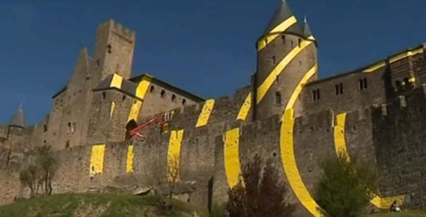 The yellow paint covered aluminium has brought a very mixed response. (Youtube Screenshot)