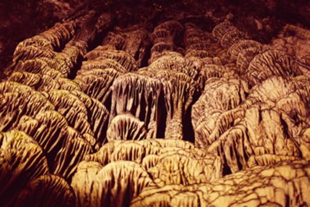 These ancient deposits from the Artà Caves provide data regarding temperatures and sea levels. (Cristian Bortes / CC BY-SA 2.0)