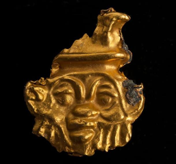 The latest Thonis-Heracleion underwater excavations also produced this golden Greek mask, as well as a Greek burial tumulus. (Ministry of Tourism and Antiquities)