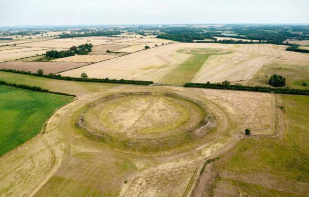 Thornborough Henges prehistoric Neolithic henge trio near Masham, Yorkshire. View over central to south henge ,which are now under the management of Historic England. (David Matthew Lyons/Adobe Stock)