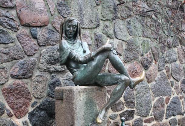 Till Eulenspiegel fountain in Mölln (1951). Source: Soenke Rahn/CC BY SA 3.0