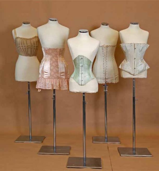 Group of five corsets, late 19th - early 20th century.  (Peloponnese Folklore Association / CC BY SA 4.0)