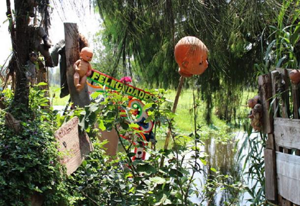Today the Island of Dolls is a tourist attraction. (Emmanuel Eslava / CC BY-SA 4.0)