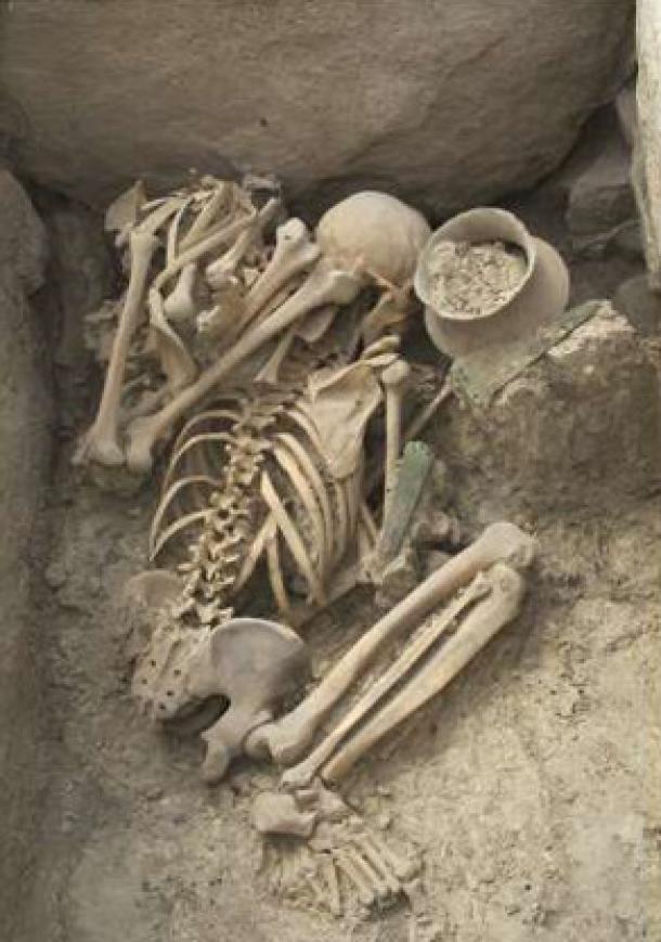 Tomb 80 of La Almoloya (Pliego Murcia). Example of a typical burial from the Argaric Bronze Age.
