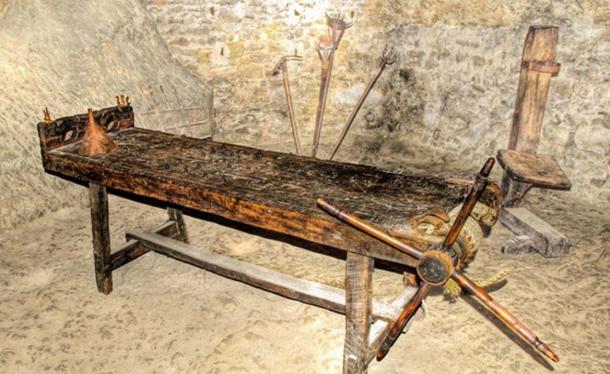 Torture rack in the fortress of San Leo, Italy. (Anguskirk/CC BY NC ND 2.0)