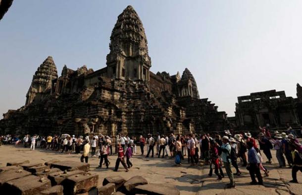 Tourists at Angkor Wat in 2017. Mak Remissa/AAP