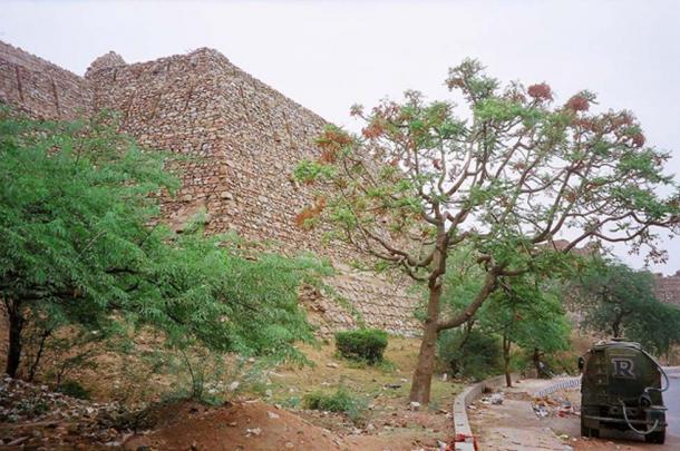 Tughlaqabad massive fort wall 
