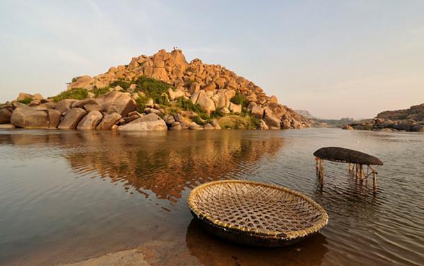 Tungabhadra River, Hampi (Vijayanagara). (Dey.sandip/CC BY SA 3.0)