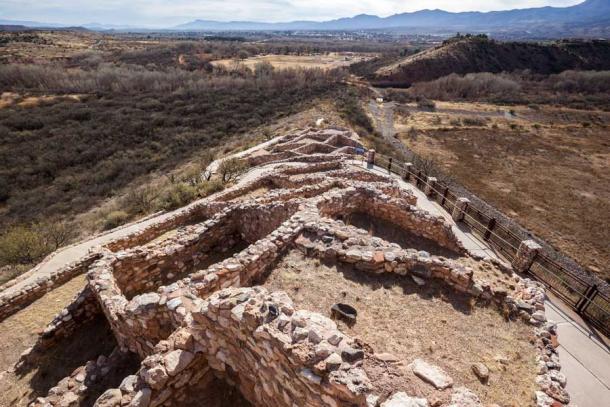 The Tuzigoot National Monument is a Sinagua people’s pueblo ruin on the summit of a limestone and sandstone ridge. In total 110 rooms have been identified and most of them have been excavated. (JHVEPhoto / Adobe Stock)
