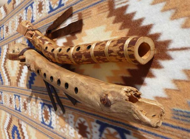 Two Native American flutes crafted from branches by Robert Willasch. (CC BY-SA 4.0)