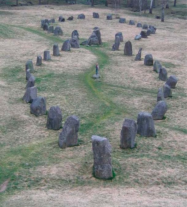 Two of the Viking stone ships (burial grounds) at Badelunda, near Västerås, Sweden. (Berig / CC BY-SA 3.0)