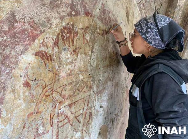 Valeria López Mancera during restoration work of the pre-Hispanic painting at the Convent of Tepoztlán. (Jose Morales / INAH)