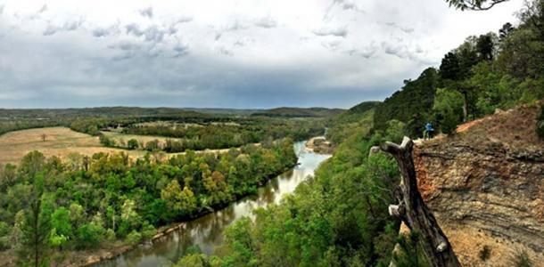 View Northward from South Overlook of the Illinois River from Sparrowhawk Mountain. (Granger Meador/CC BY NC SA 2.0)