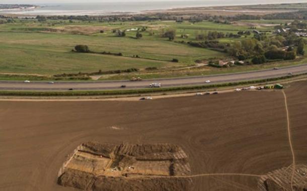 View of the University of Leicester excavations at Ebbsfleet in 2016 showing Pegwell Bay and the cliffs at Ramsgate