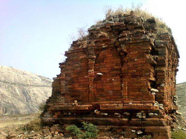 A view of ruined Jain temple on Bodhikonda, India (CC BY-SA 3.0)