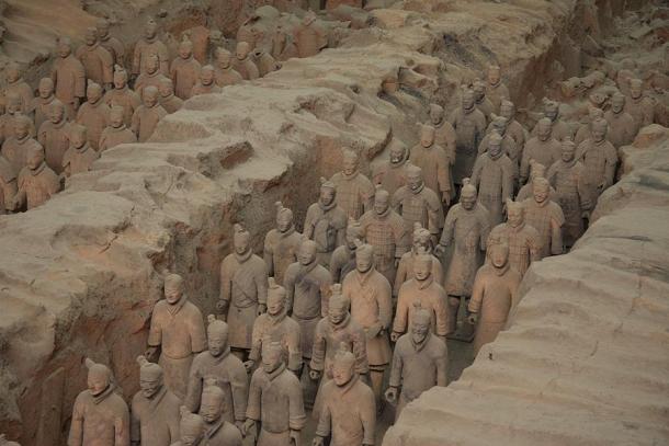 View of Pit 1, the largest concentration of the Terracotta Army and where the “new” 25 figurines were recently discovered. (Maros M r a z / CC BY-SA 3.0)