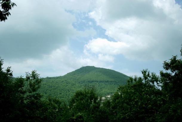 Volcano Roccamonfina today in Italy, where the ‘devil’s footprints’ were found. (Roccamonfina / public domain)