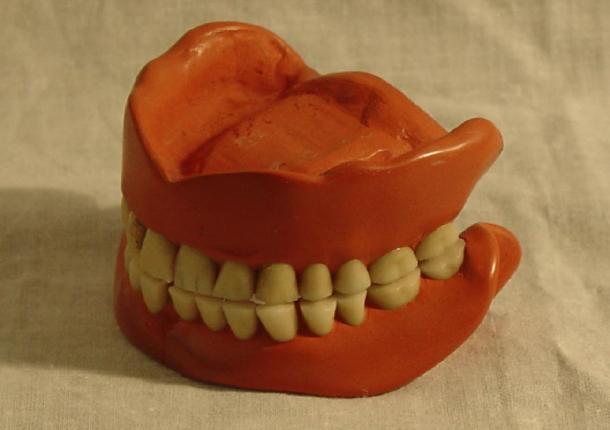 Waterloo Teeth: Wearing A Dead Man’s Grin | Ancient Origins