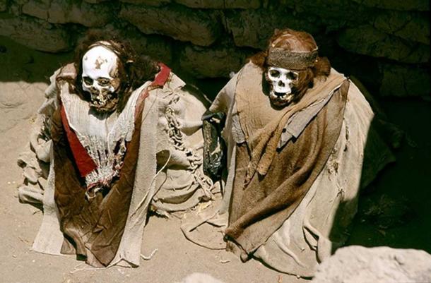 Well-preserved mummies in the Cemetery of Chauchilla, 30 km away from Nazca. (CC BY-SA 2.5)
