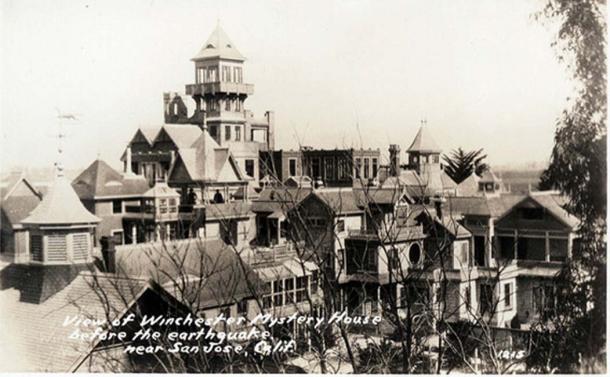 The Winchester Mystery House before the 1906 earthquake.
