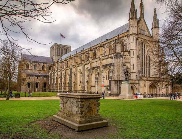 Winchester cathedral where the remains of Cnut the Great lie buried (danieldep /Adobe Stock)