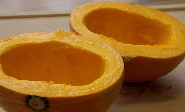 Yang became known as ‘Two Gourd Halves’ after cutting a gourd in two to make two containers for measuring out grain.