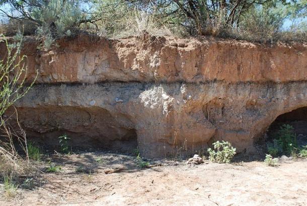 The Younger Dryas boundary lies at the base of the YD black mat