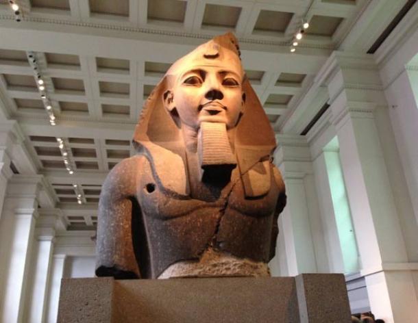 Younger Memnon Statue of Ramesses II from Thebes portrays him with pronounced lips and defined chin. (Nate Loper/CC BY 2.0)