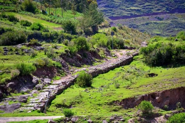 A road from the Inca Empire climbing a hillside at the Mosollaqta Lake, Peru. (Aga Khan / CC BY-SA 4.0)