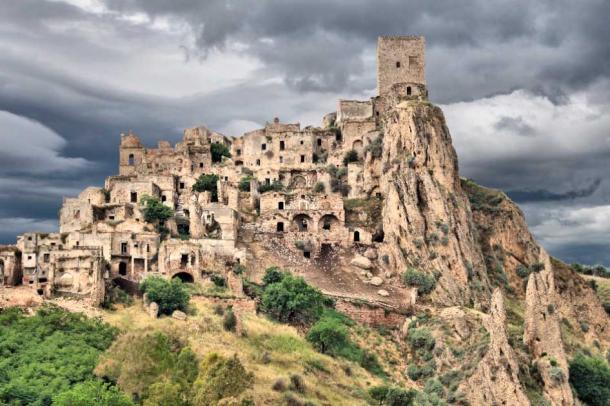 The abandoned city of Craco, Italy was motivated by a combination of factors (Tupungato / Adobe Stock)