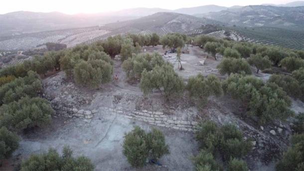 An aerial view of the excavation site where the phallic carving was uncovered, in Córdoba, Spain (Courtesy of Museo Histórico Local de Nueva Carteya)