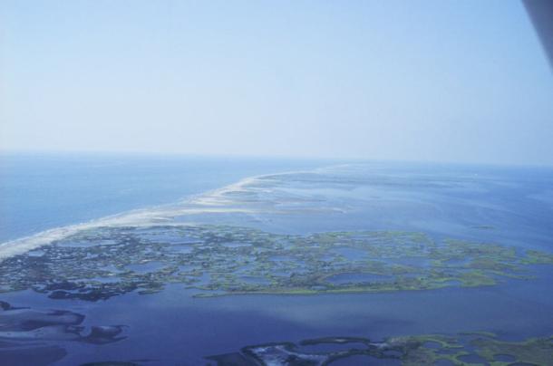 An aerial view of Chandeleur Islands. Louisiana, Chandeleur Islands, St. Bernard Parish. (NOAA Restoration Center / CC BY 2.0)