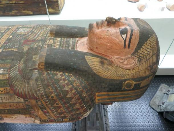 La antigua caja funeraria de la momia egipcia de Irlanda Takabuti. (Museo del Ulster, Belfast)