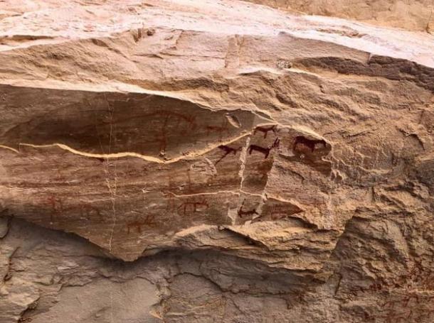 The first type of rock art in the caverns was of animals