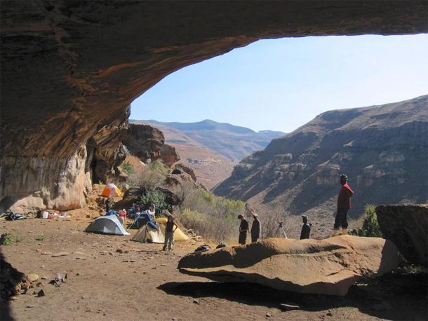 Archaeologists work at rock shelters at Sehonghong and Melikane in southern Africa. (Brian Stewart / University of Michigan)