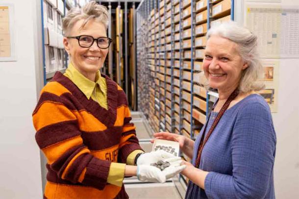 Archaeologists Kristina Jansson and Anna Ödéen. (Åsa Rosén/Jönköping County Museum)