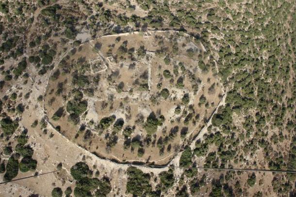 Aerial view of Khirbet Qeiyafa, the site of an ancient fortress city overlooking the Elah Valley dated to the first half of the 10th century BC. (Skyview Photography Ltd / CC BY-SA 3.0)