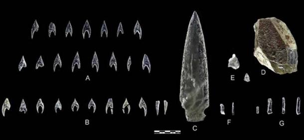 A: Ontiveros arrowheads; B: Montelirio tholos arrowheads; C: Montelirio dagger blade; D: Montelirio tholos core; Montelirio knapping debris; F: Montelirio micro-blades; G: Montelirio tholos microblades. Photograph: Miguel Angel Blanco de la Rubia.