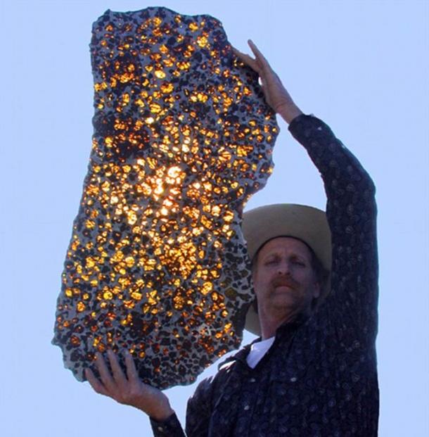 Space Rock Mystery: Where Did the Fukang Meteorite Come From? Beautiful-glowing-Fukang-Meteorite
